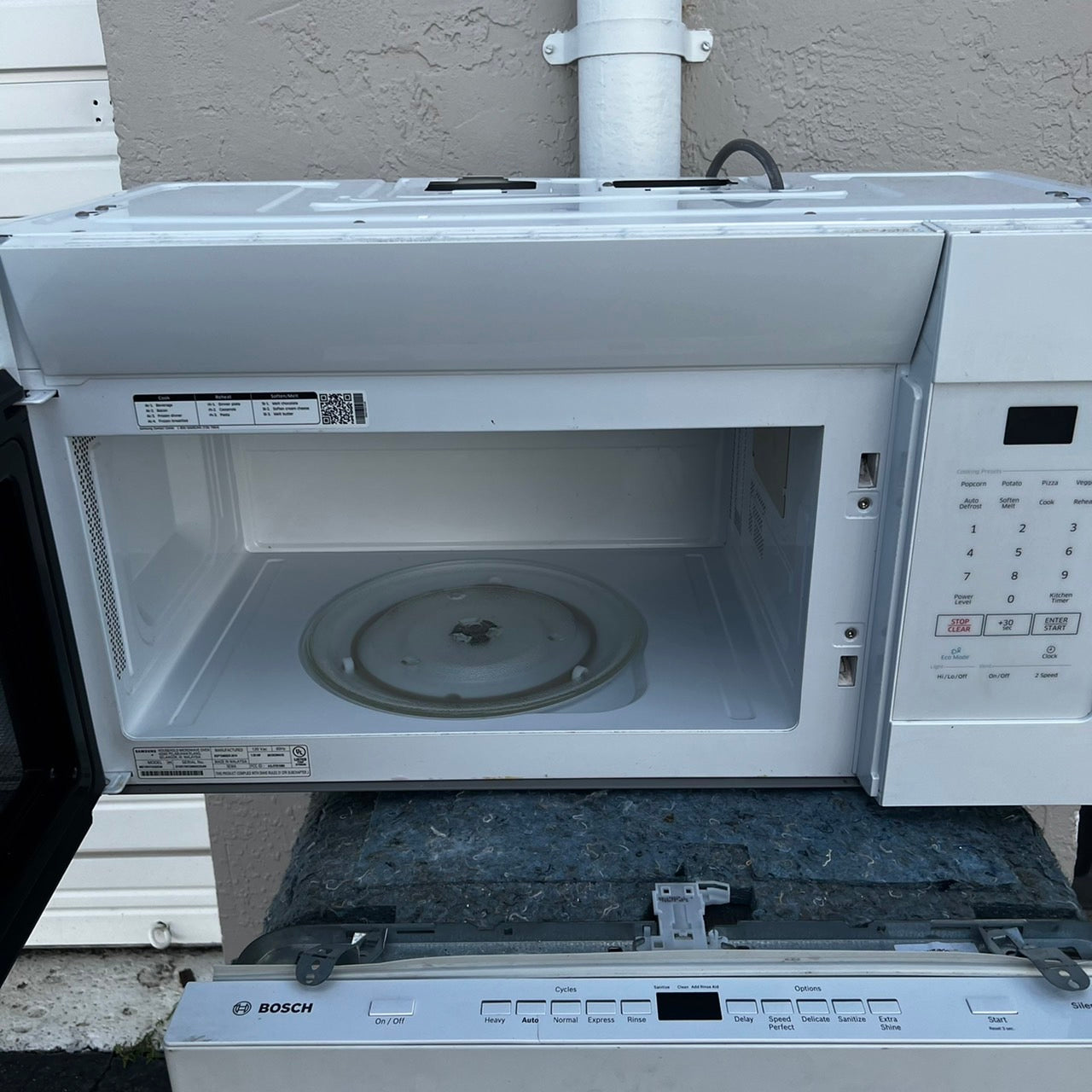Samsung Over-the-Range Microwave Samsung Over-the-Range Microwave